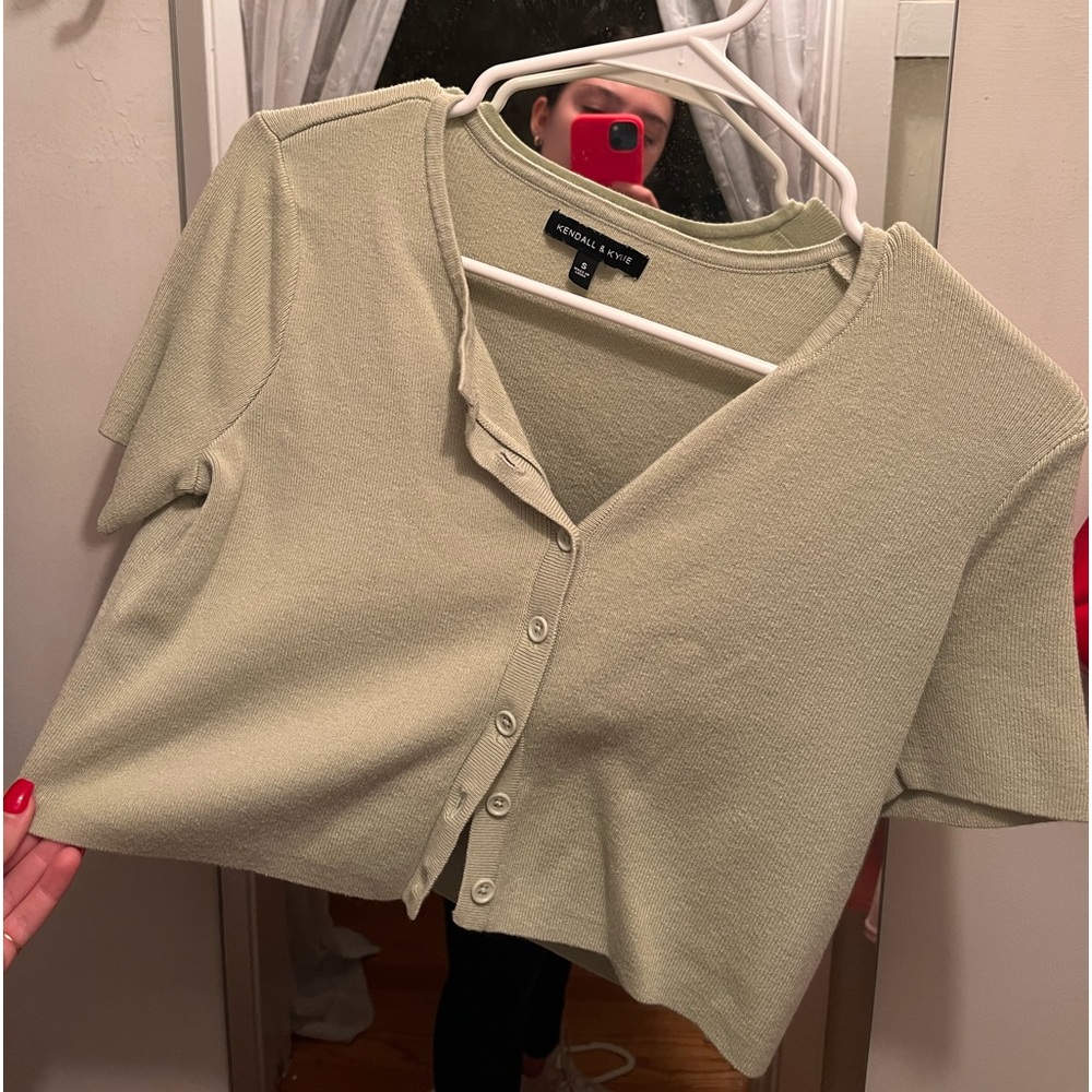 Sage green Kendall and Kylie Sweater Tshirt Size S Cropped